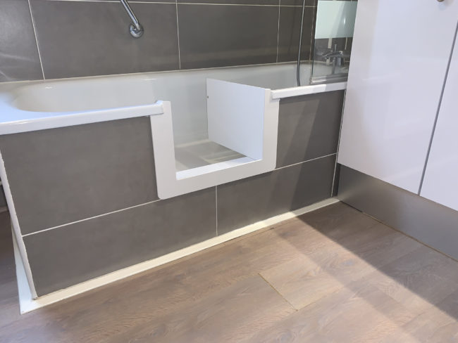 Baignoire avec porte latérale