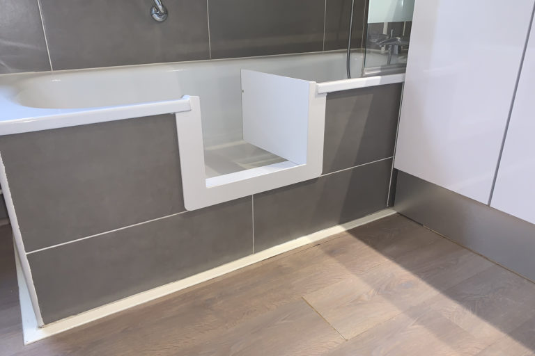 Baignoire avec porte latérale
